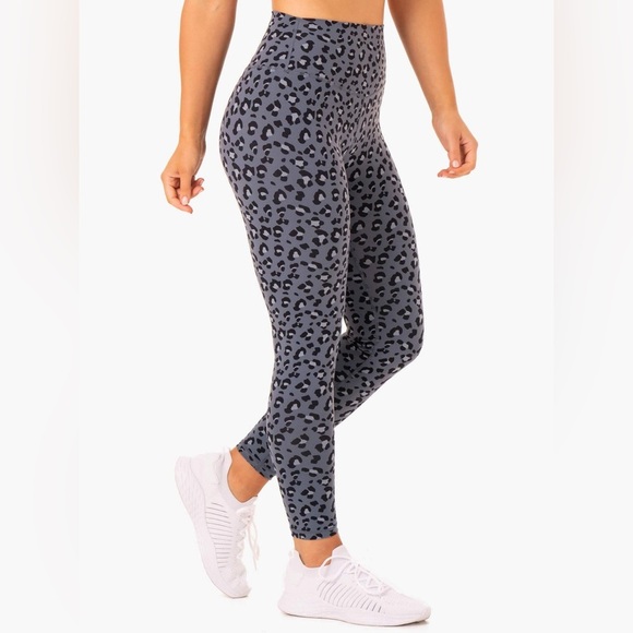 Ryderwear | Hybrid Full Length Leggings in
Steel Blue Leopard Size XS - Picture 2 of 9
